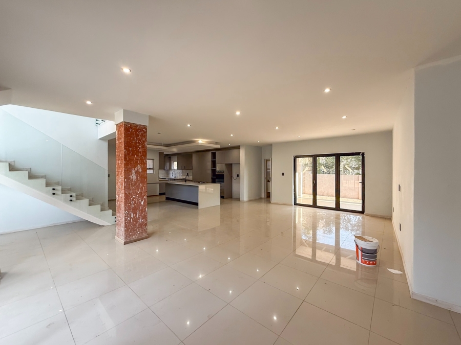 5 Bedroom Property for Sale in Melodie North West